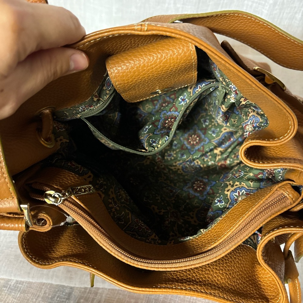 MAXX NY Tan/Camel pebbled faux leather shoulder bag multi-compartment adj. strap - Picture 4 of 10